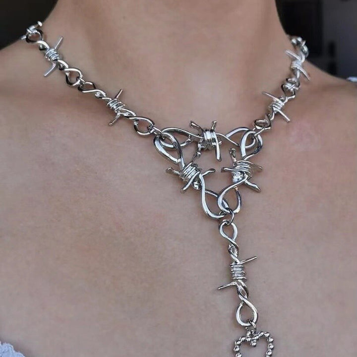 Hollow Love Heart Thorns Necklace